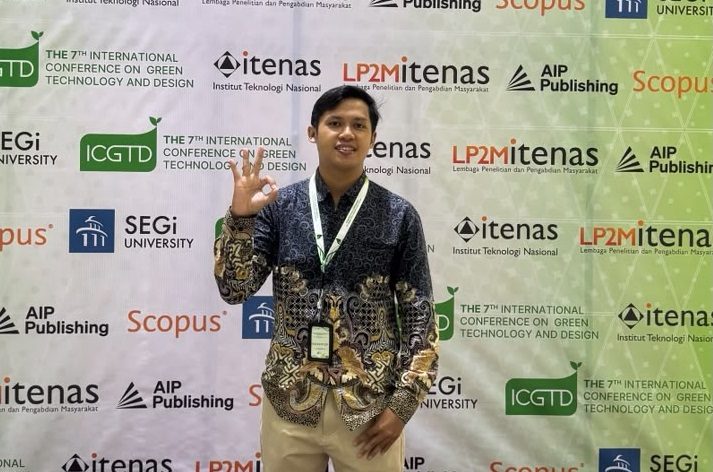 Dosen PWK UMRAH, Raih Penghargaan Best Presenter di International Conference on Green Technology and Design 2025
